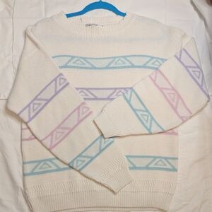 Elegant White Sweater with Soft Stripes